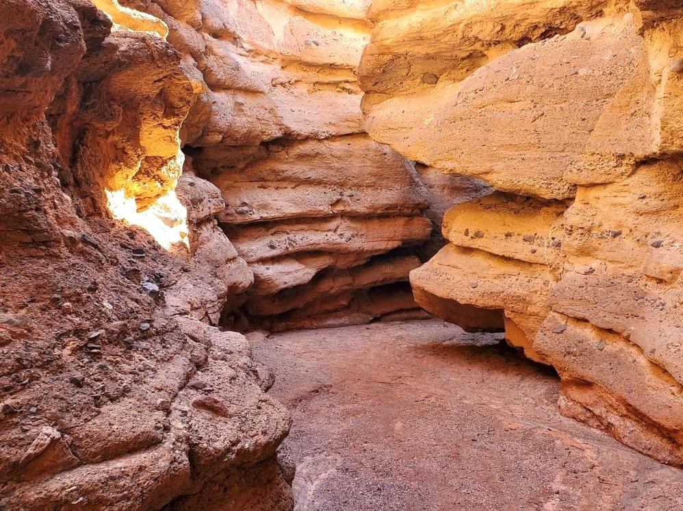 Journey Through the Stunning Shothole Canyon